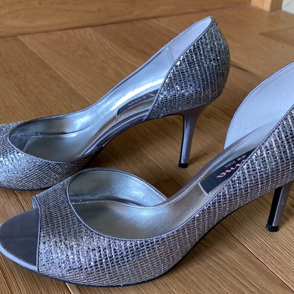 Metallic high heels (size 8.5) - Picture 2 of 6